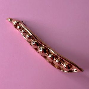 Vintage Monet Peas in a Pod Brooch, Costume Jewelry, Gardener Gift, Summer Style